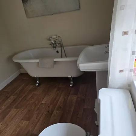 Roosecote بيت ضيافة