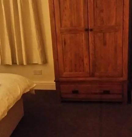 Guest house Roosecote 3*