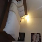 Roosecote Гостевой дом